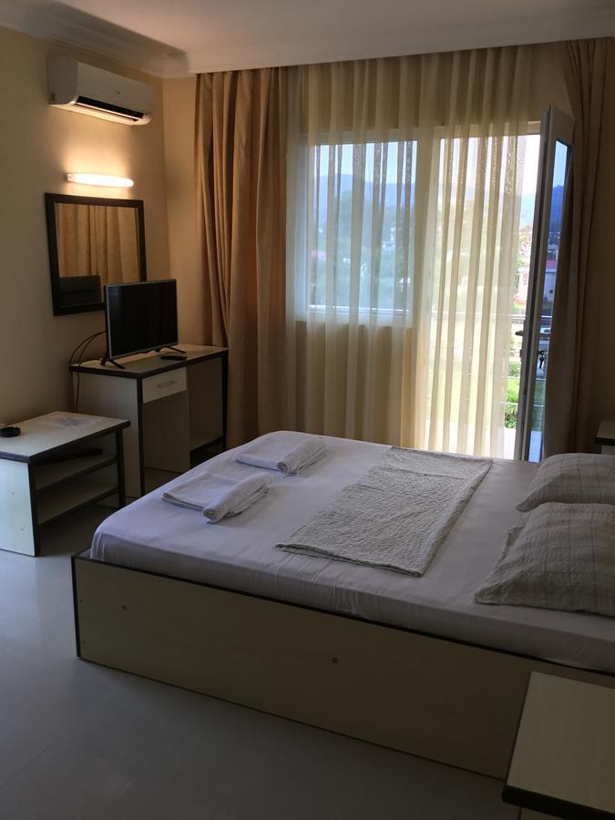חאקבי Sunny Land Hotel מראה חיצוני תמונה