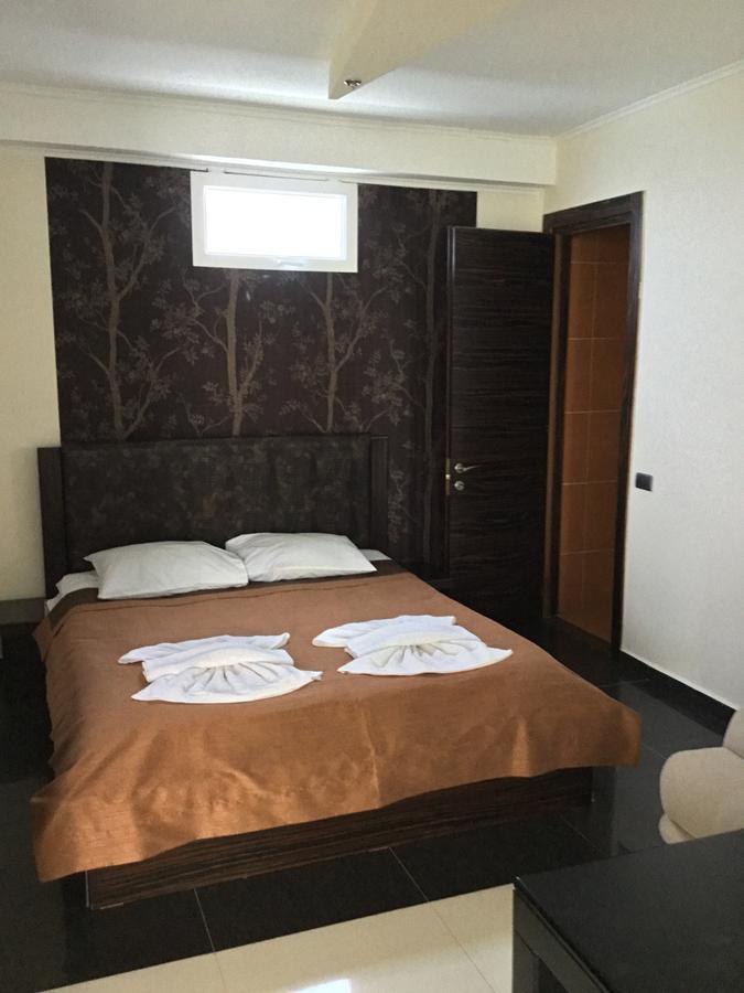 חאקבי Sunny Land Hotel מראה חיצוני תמונה