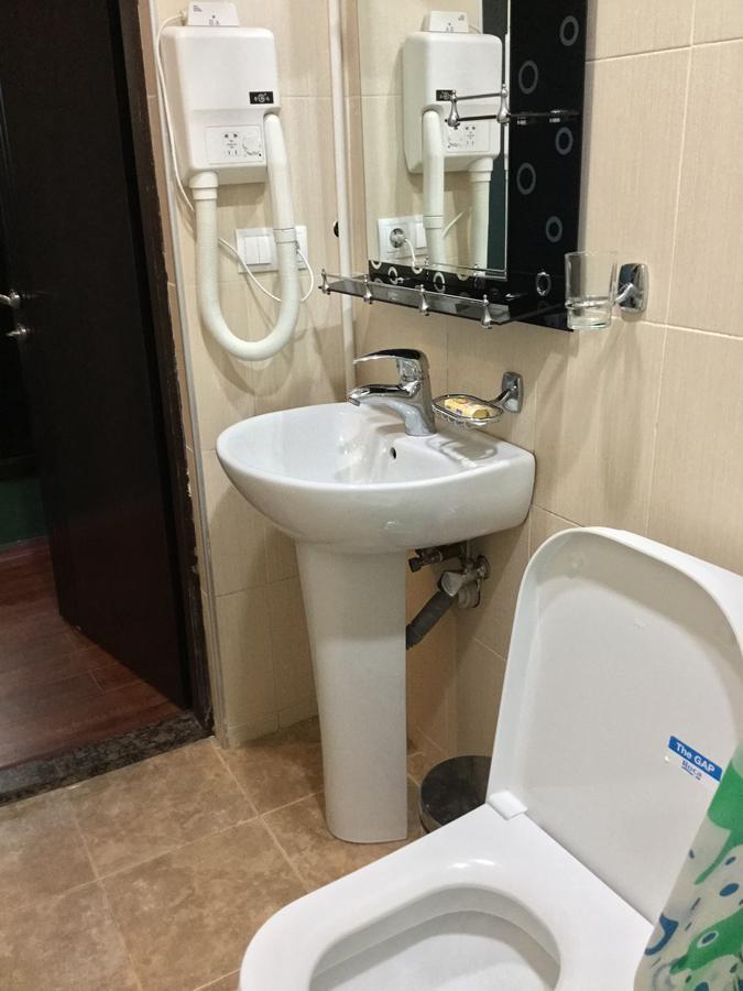 חאקבי Sunny Land Hotel מראה חיצוני תמונה