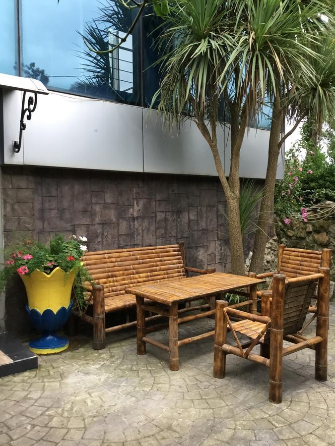 חאקבי Sunny Land Hotel מראה חיצוני תמונה