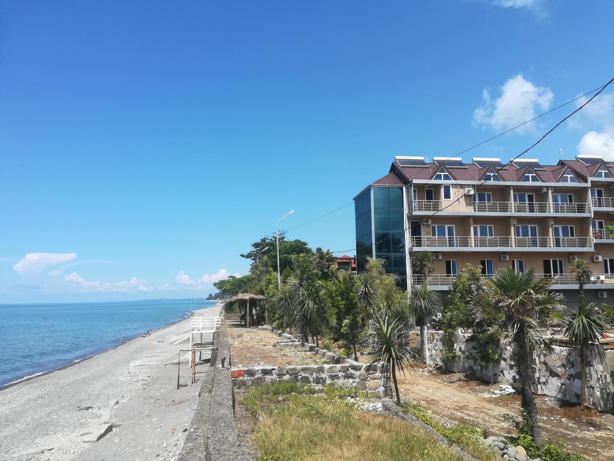 חאקבי Sunny Land Hotel מראה חיצוני תמונה